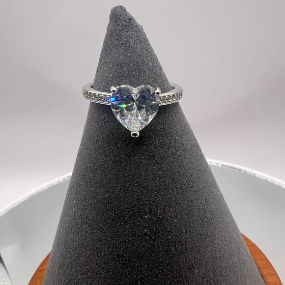 NWT 2.0 ctw Heart-Shaped Moissanite S925 Sterling Silver Ring